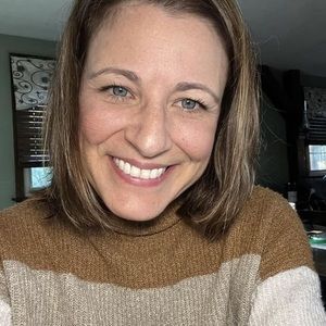 Meet your Posher, Mandi martel